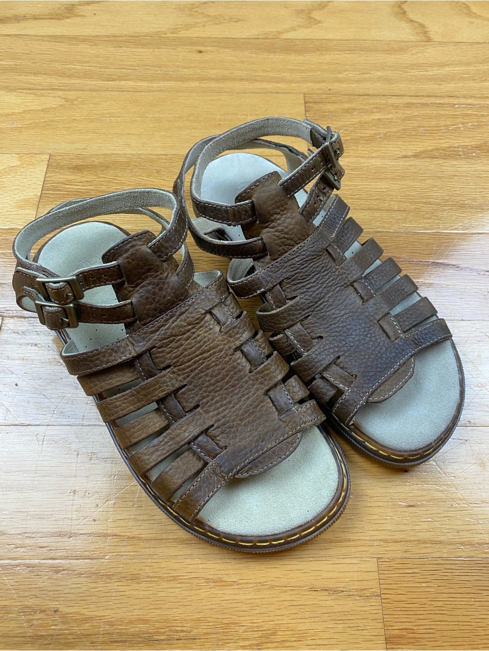 Dr. Martens Toa sandals, tan, grizzly, size 8 women’s, fisherman 90’s Y2K